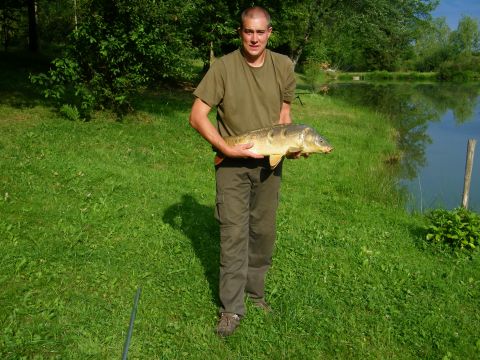 L'étang de Nadine et Georges MACARY  pour concours de pêche à Concèze. Etang privé de 1 ha pour la pêche situé a moins d'un km du gîte de Leycuras